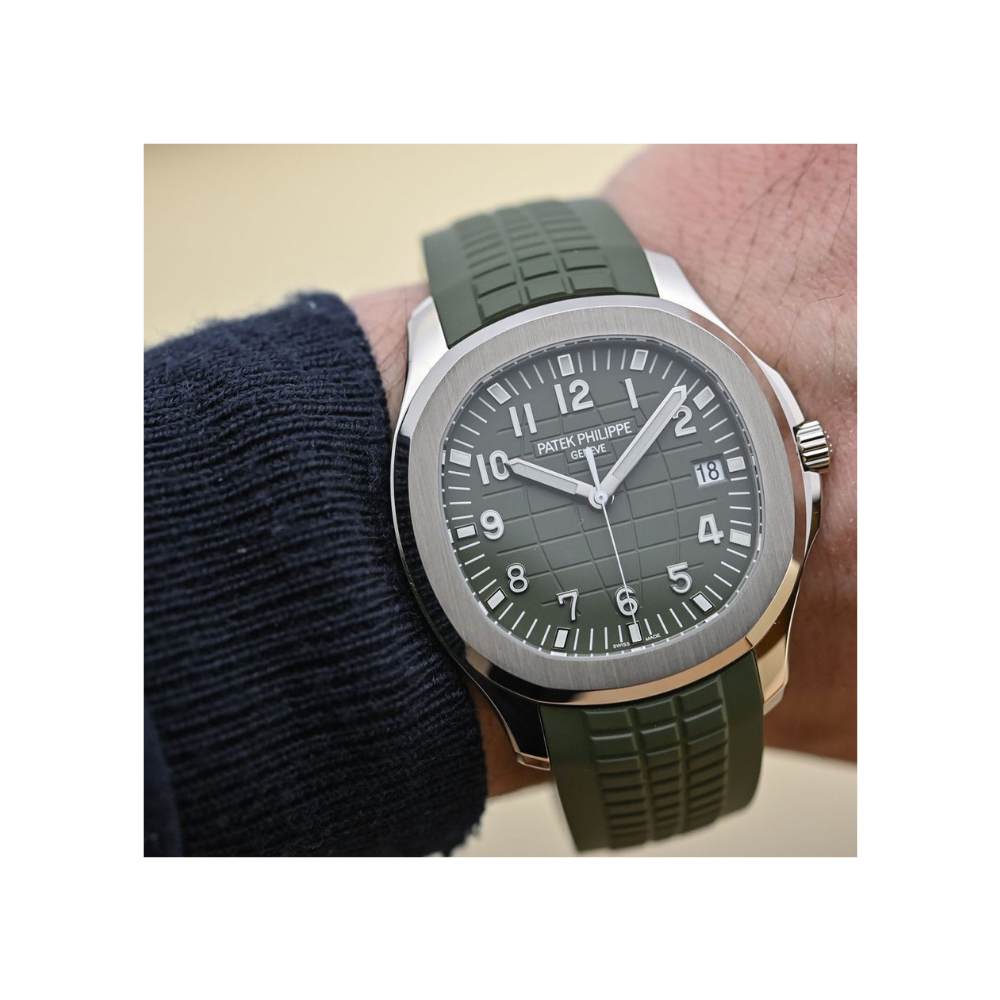 Patek Philippe Aquanaut Jumbo Date, Sweep Seconds, 18k White Gold, 42,2 mm, Ref# 5168G-010 - Image 2