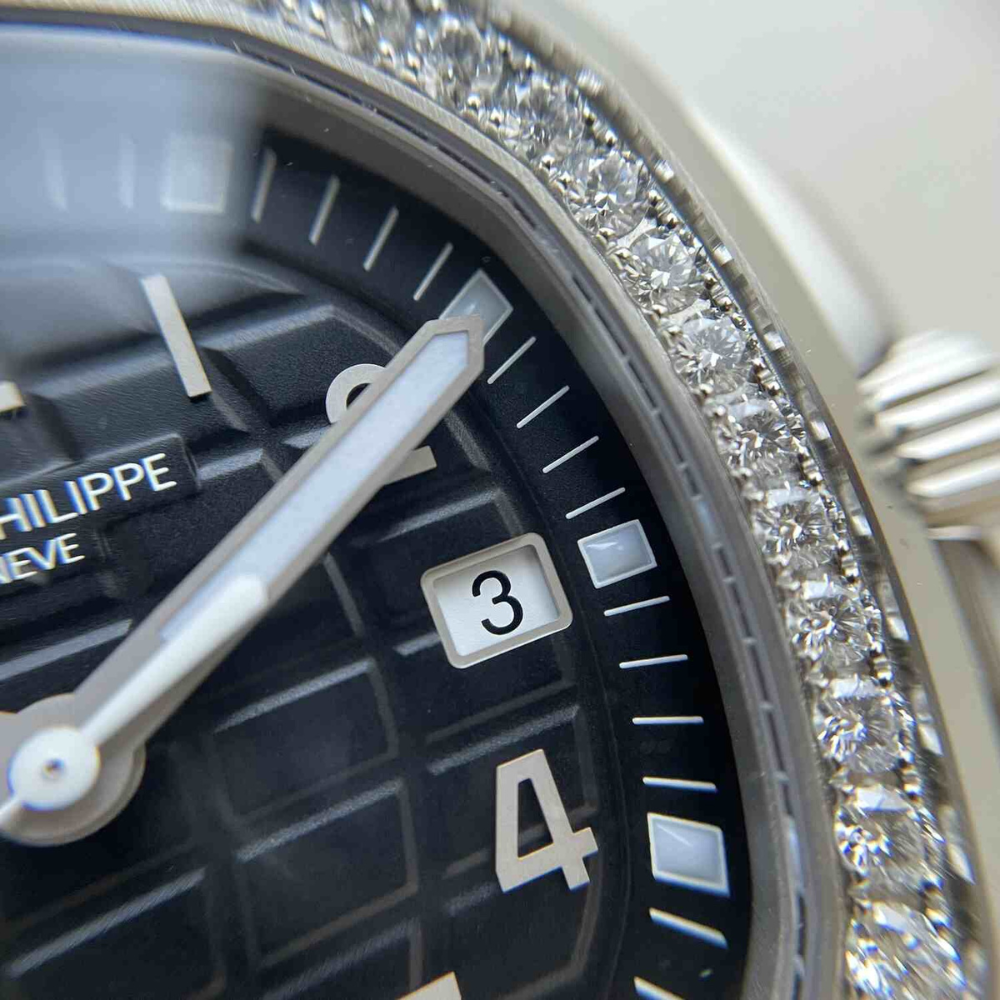 Patek Philippe Aquanaut Luce 5267/200A-001 - Image 5