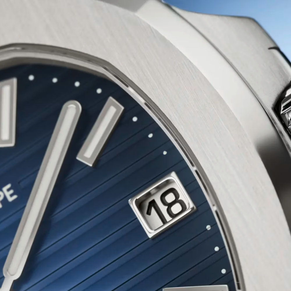 Patek Philippe Nautilus White Gold Watch 5811/1G-001 - Image 3