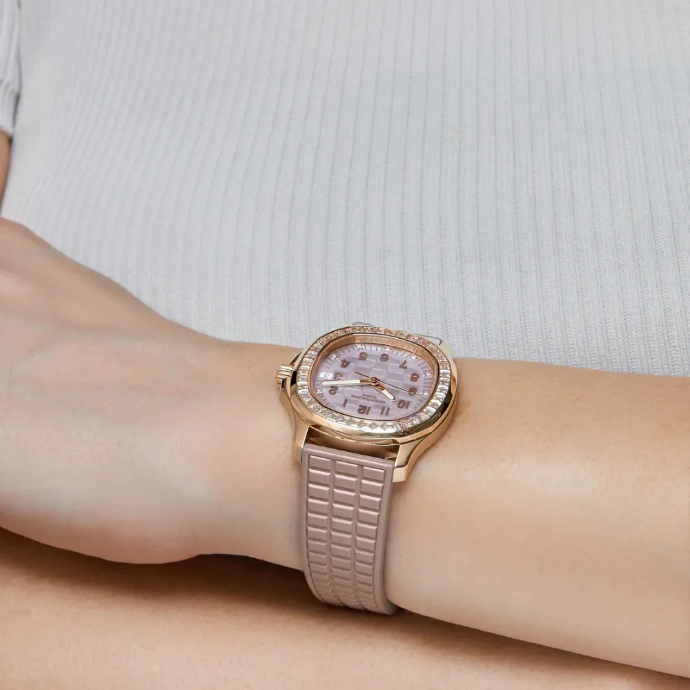 Patek Philippe Aquanaut Luce 5072R-001 'Haute Joaillerie' Rose Gold Diamond Dial - Image 2