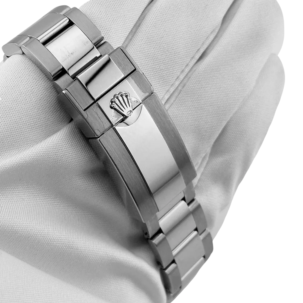 Rolex Daytona 126579RBR White Gold Mother of Pearl Diamond Dial Diamond Bezel (2024) - Image 8